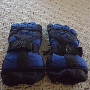 Glacier Shield insulation gloves.